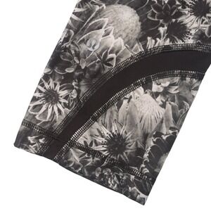 Lululemon Floral Crop‎ Leggings Yoga Pants Athletic Black Gray Size 6
